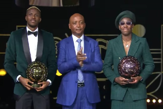 Osimhen receiving the award