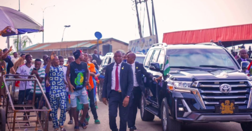 'We are hungry' – Lagos residents, traders yell at Tinubu [VIDEO]
