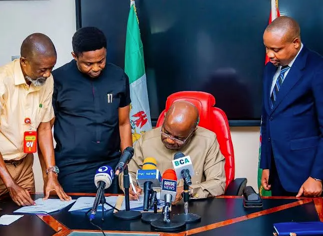 Gov Otti approves N70,000 minimum wage for Abia workers